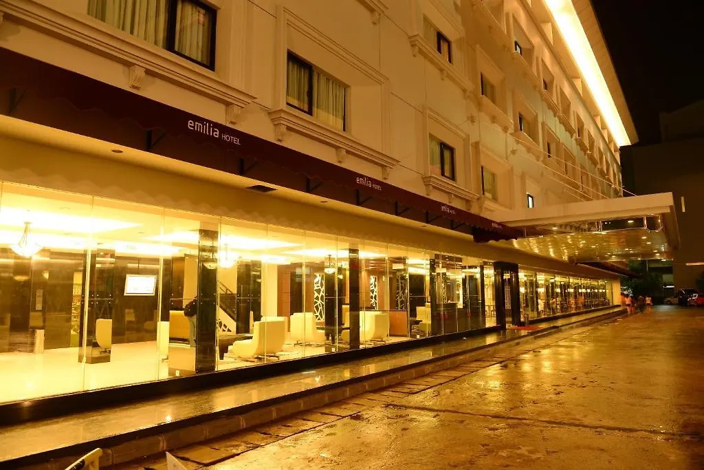 Emilia Hotel By Amazing - Palembang-1